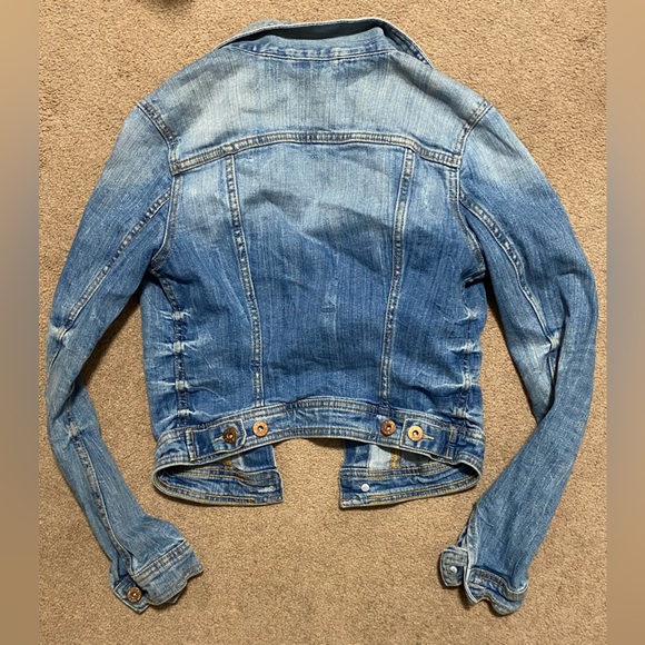 Super cute perfect SUMMER COMPANION H&M Jean Jacket. Size 2. Faded Medium Blue. - Picture 3 of 3